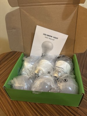 Full-spectrum grow light bulbs, six