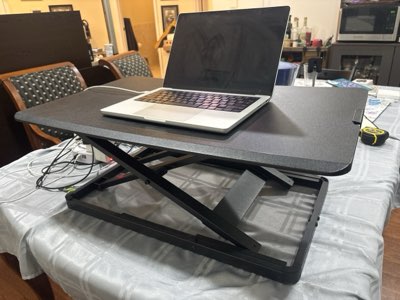 Standing desk riser