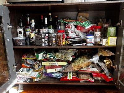 Spirits, liqueurs, tea and dried goods, disposal lot
