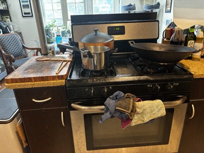 Knife block with knives and blade tools