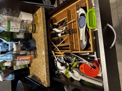 Cutlery and kitchen utensils, one lot