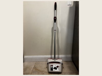 OXO Good Grips extendable sweep set